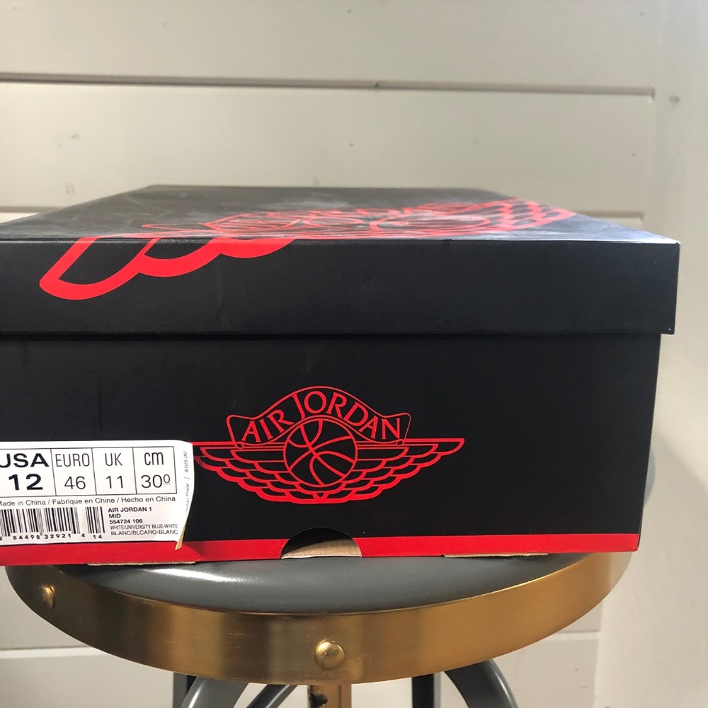 Air Jordan 1 UNC - Picture 6 of 7